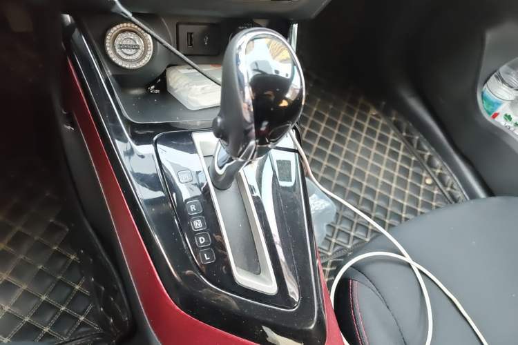 Used Nissan Lannia 2019 1.6L CVT Smart Connect Smart Cool Version China V Standard Gear Lever