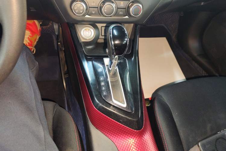 Used Nissan Lannia 2019 1.6L CVT Smart Connect Smart Cool Version China VI Standard Gear Lever