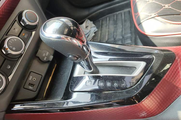 Used Nissan Lannia 2019 1.6L CVT Cool Edition China V Standard Gear Lever