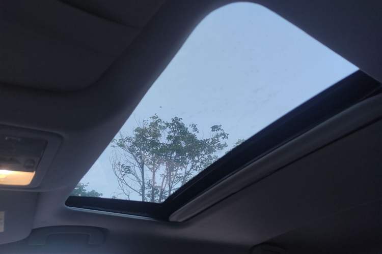Used Nissan Lannia 2019 1.6L CVT Smart Connect Smart Cool Version China VI Standard Headliner