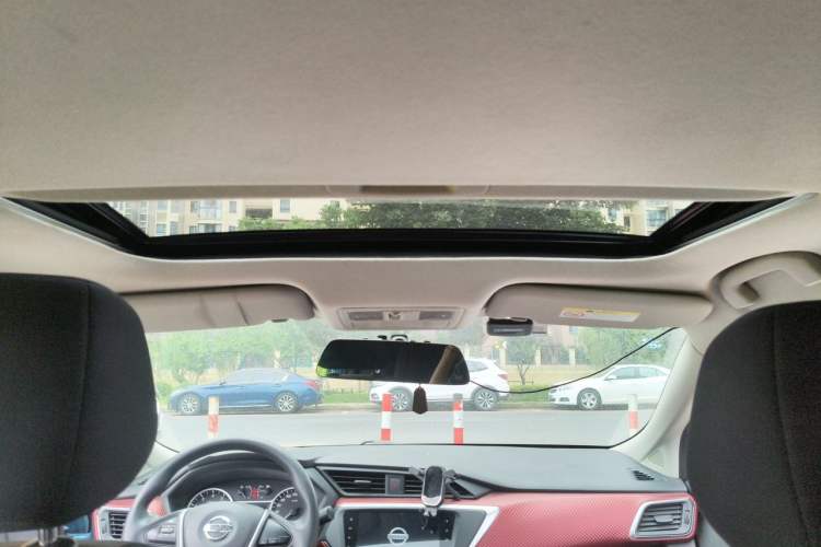 Used Nissan Lannia 2019 1.6L CVT Smart Connect Smart Cool Version China VI Standard Headliner