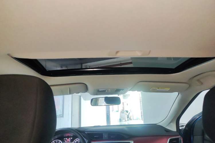 Used Nissan Lannia 2019 1.6L CVT Smart Connect Smart Cool Version China VI Standard Headliner