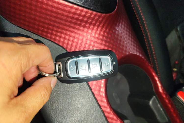 Used Nissan Lannia 2019 1.6L CVT Smart Connect Smart Cool Version China VI Standard Interior 1