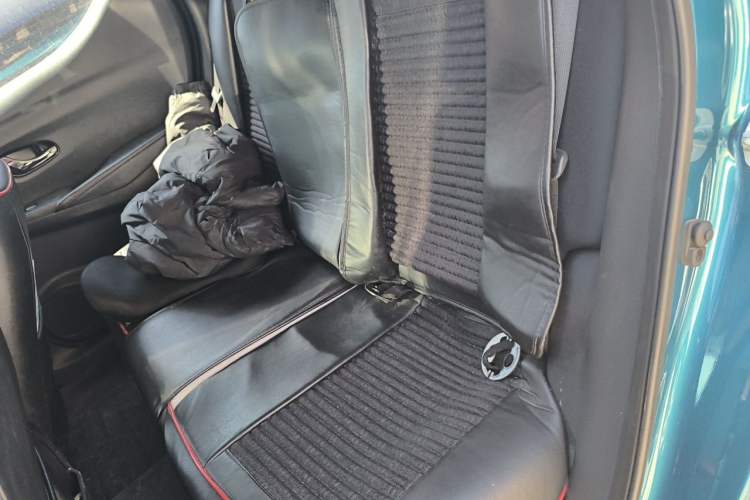 Used Nissan Lannia 2019 1.6L CVT Smart Connect Smart Cool Version China V Standard Left Rear Seat