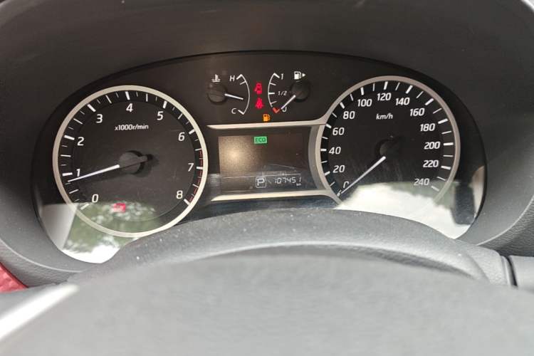 Used Nissan Lannia 2019 1.6L CVT Smart Connect Smart Cool Version China V Standard Odometer Close Up