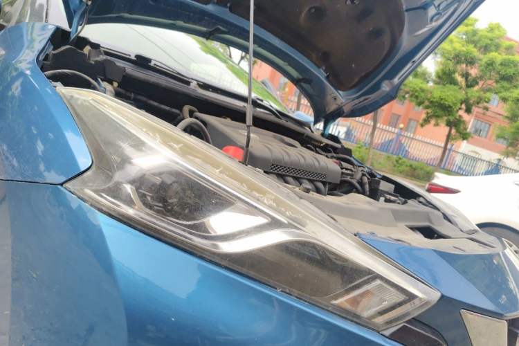 Used Nissan Lannia 2019 1.6L Manual Fashion Edition China VI Standard Right Front Headlight