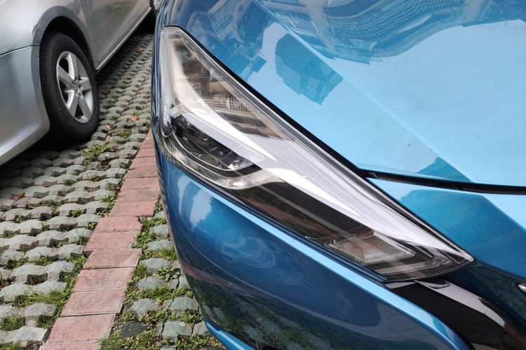 Used Nissan Lannia 2019 1.6L CVT Cool Edition China V Standard Right Front Headlight