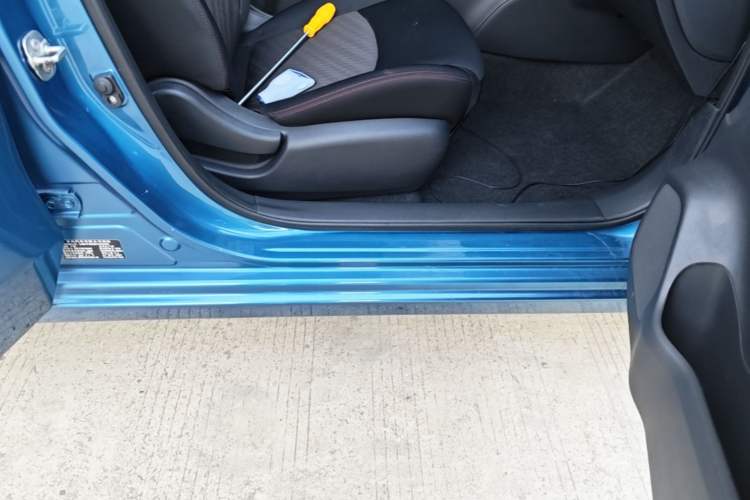 Used Nissan Lannia 2019 1.6L CVT Smart Connect Smart Cool Version China VI Standard Right Side Sill
