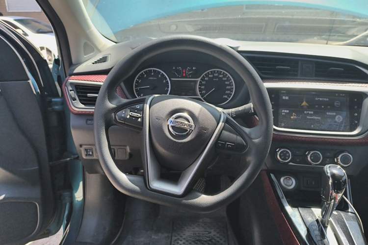 Used Nissan Lannia 2019 1.6L CVT Smart Connect Smart Cool Version China V Standard Steering Wheel