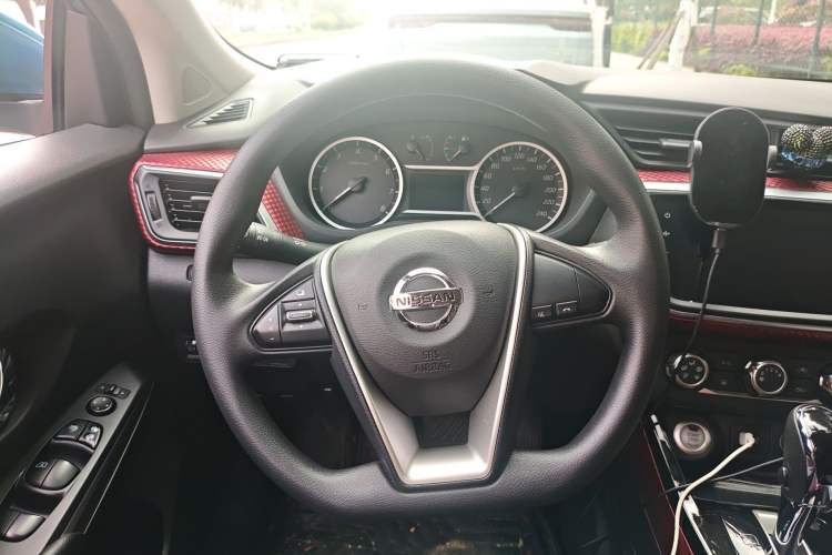 Used Nissan Lannia 2019 1.6L CVT Smart Connect Smart Cool Version China V Standard Steering Wheel