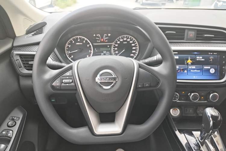 Used Nissan Lannia 2019 1.6L CVT Smart Connect Smart Cool Version China VI Standard Steering Wheel