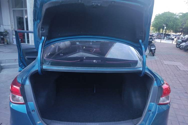 Used Nissan Lannia 2019 1.6L CVT Smart Connect Smart Cool Version China VI Standard Trunk