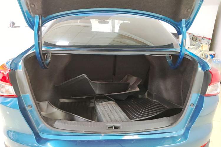 Used Nissan Lannia 2019 1.6L CVT Smart Connect Smart Cool Version China VI Standard Trunk