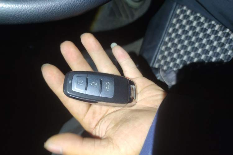 Used Nissan Lannia 2019 1.6L CVT Smart Connect Smart Cool Version China VI Standard Vehicle Key