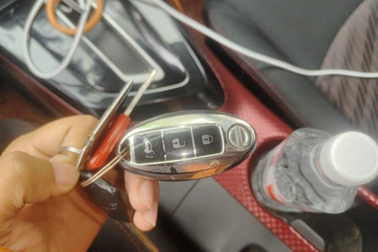 Used Nissan Lannia 2019 1.6L CVT Smart Connect Smart Cool Version China V Standard Vehicle Key