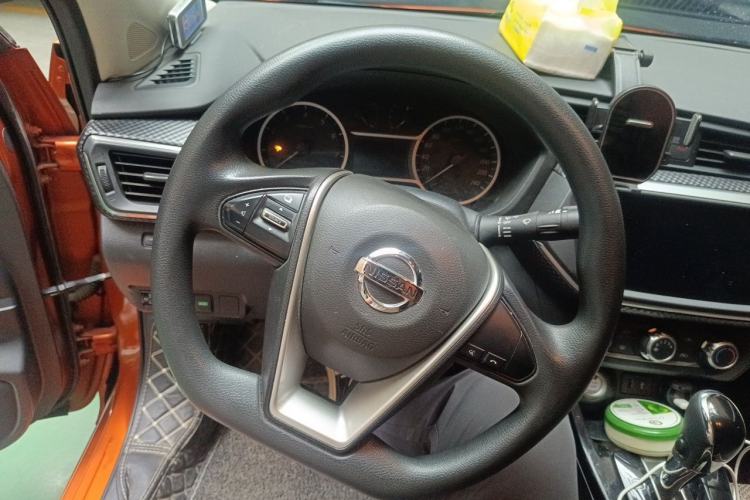 Used Nissan Lannia 2019 1.6L CVT Smart Connect Smart Cool Version China V Standard Steering Wheel