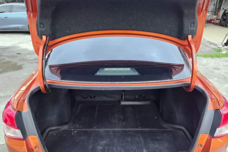 Used Nissan Lannia 2019 1.6L CVT Smart Connect Smart Cool Version China VI Standard Trunk