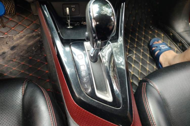 Used Nissan Lannia 2019 1.6L CVT Cool Edition China V Standard Gear Lever