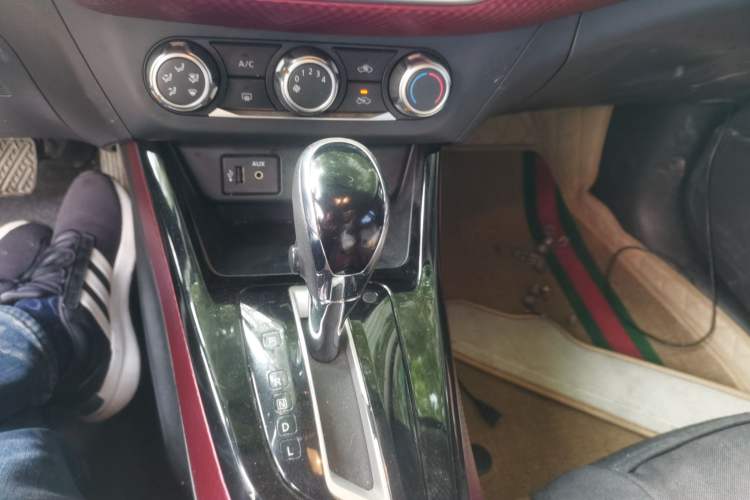 Used Nissan Lannia 2019 1.6L CVT Cool Edition China VI Gear Lever