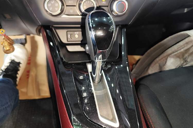 Used Nissan Lannia 2019 1.6L CVT Cool Edition China VI Gear Lever
