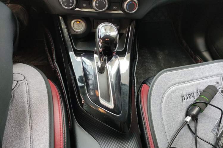 Used Nissan Lannia 2019 1.6L CVT Smart Connect Smart Cool Version China V Standard Gear Lever