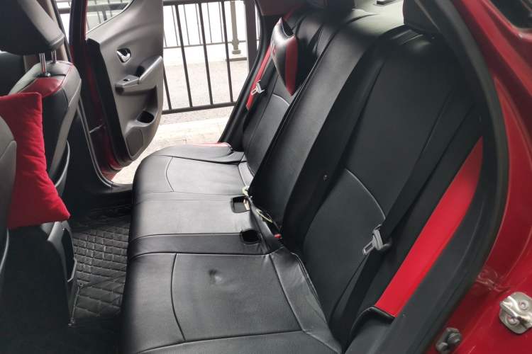 Used Nissan Lannia 2019 1.6L CVT Smart Connect Smart Cool Version China V Standard Interior 4