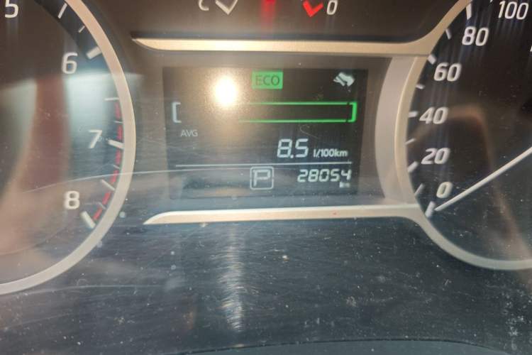 Used Nissan Lannia 2019 1.6L CVT Smart Connect Smart Cool Version China V Standard Odometer Close Up