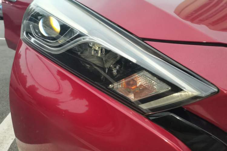 Used Nissan Lannia 2019 1.6L CVT Cool Edition China VI Right Front Headlight