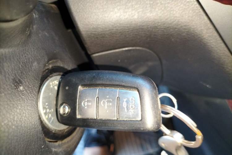 Used Nissan Lannia 2019 1.6L CVT Cool Edition China V Standard Vehicle Key