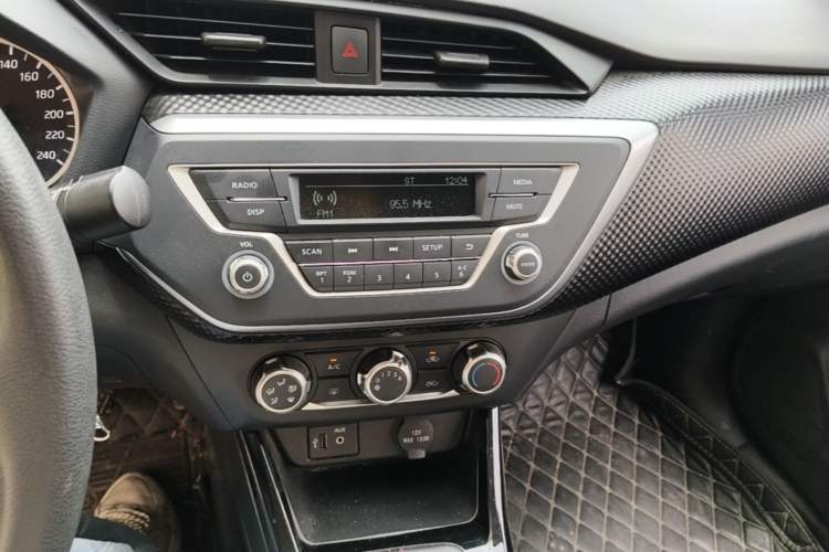 Used Nissan Lannia 2019 1.6L Manual Fashion Edition China VI Standard Audio And AC Panel