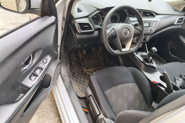 Used Nissan Lannia 2019 1.6L Manual Fashion Edition China VI Standard Driver Seat