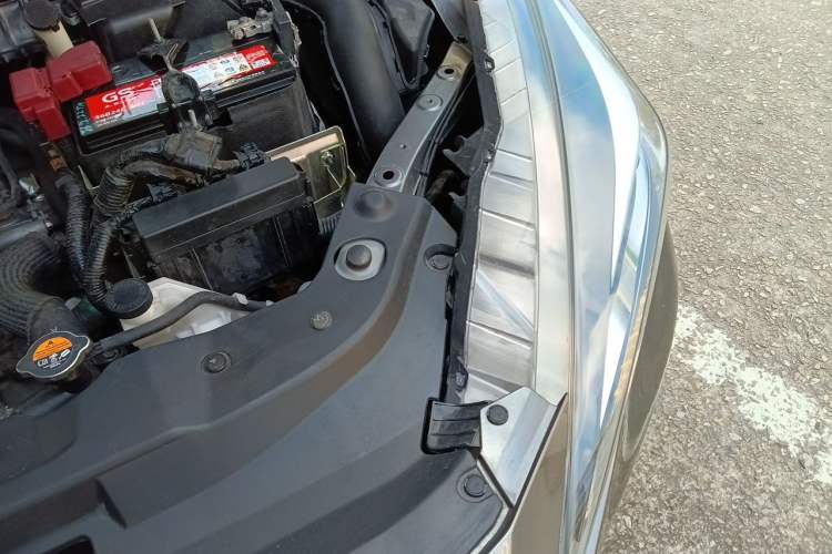 Used Nissan Lannia 2019 1.6L CVT Smart Connect Smart Cool Version China V Standard Engine Bay Left
