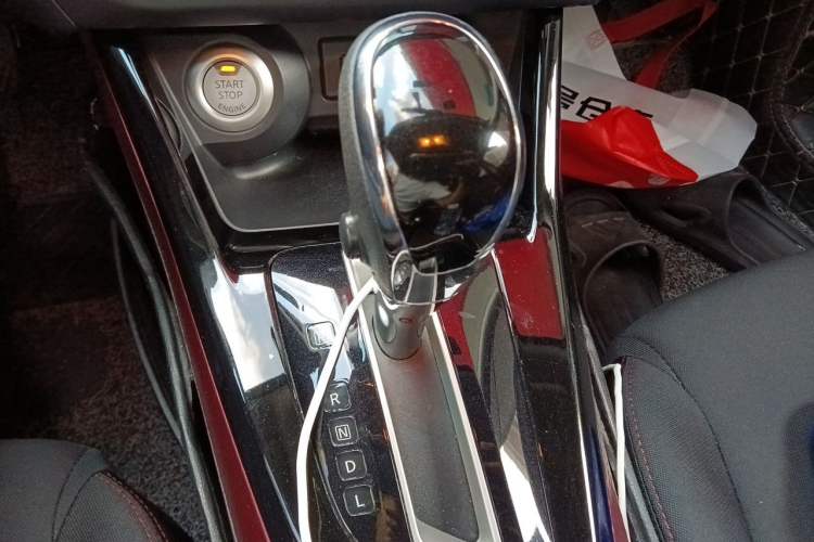 Used Nissan Lannia 2019 1.6L CVT Smart Connect Smart Cool Version China V Standard Gear Lever