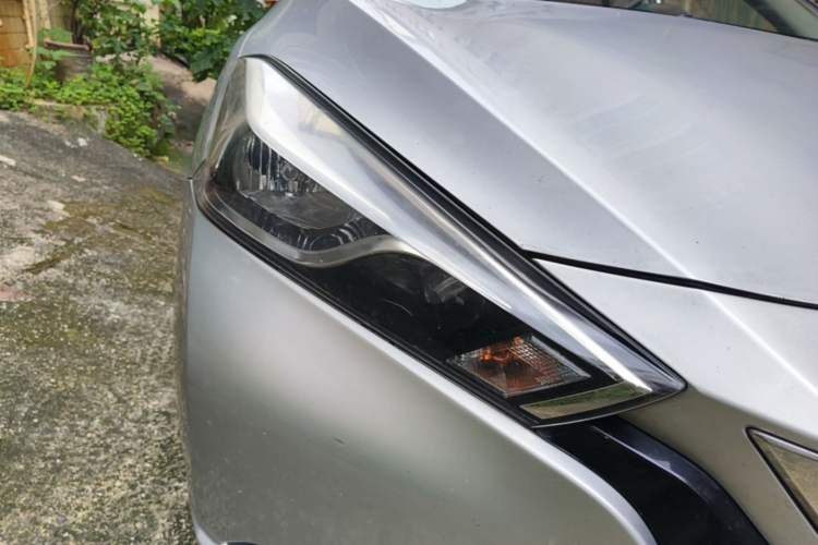 Used Nissan Lannia 2019 1.6L Manual Fashion Edition China VI Standard Right Front Headlight