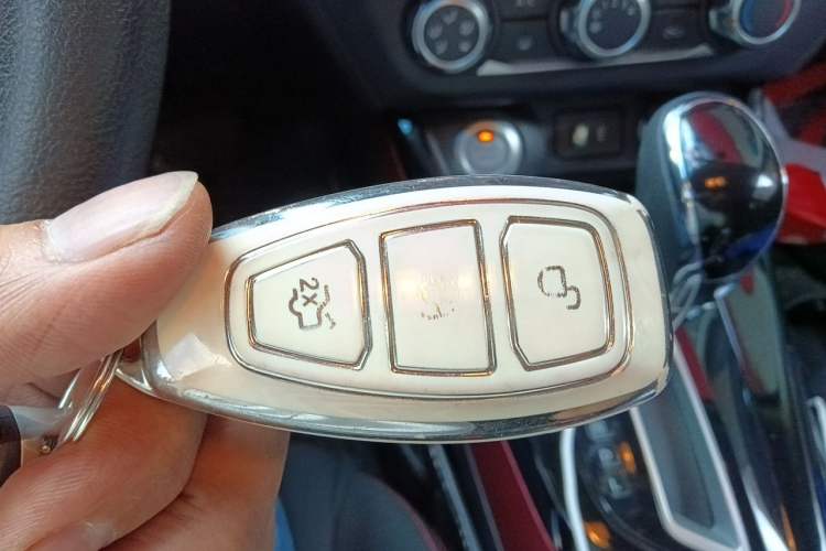 Used Nissan Lannia 2019 1.6L CVT Smart Connect Smart Cool Version China V Standard Vehicle Key