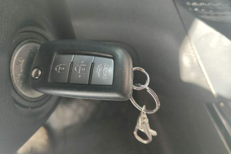 Used Nissan Lannia 2019 1.6L Manual Fashion Edition China V Standard Vehicle Key