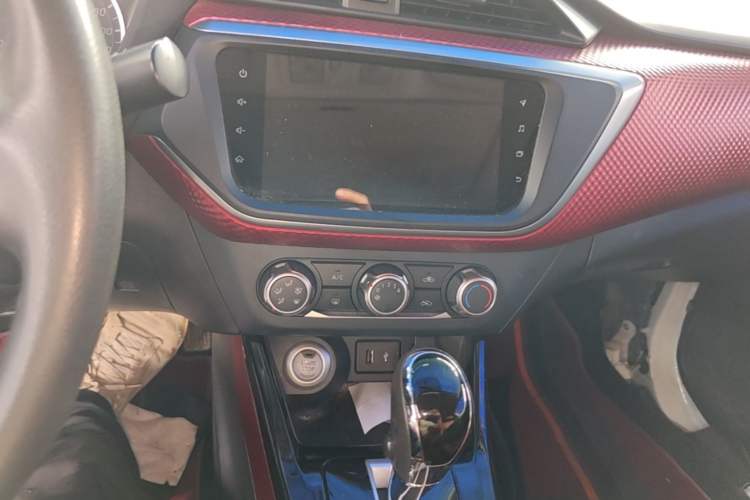 Used Nissan Lannia 2019 1.6L CVT Smart Connect Smart Cool Version China VI Standard Audio And AC Panel