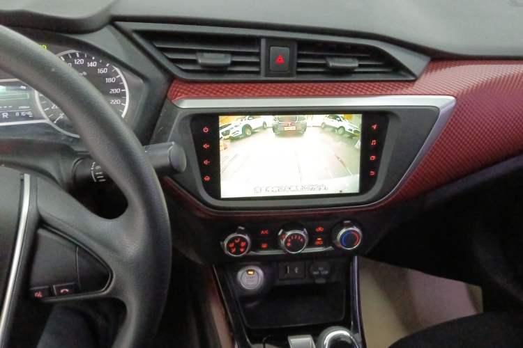 Used Nissan Lannia 2019 1.6L CVT Smart Connect Smart Cool Version China V Standard Audio And AC Panel