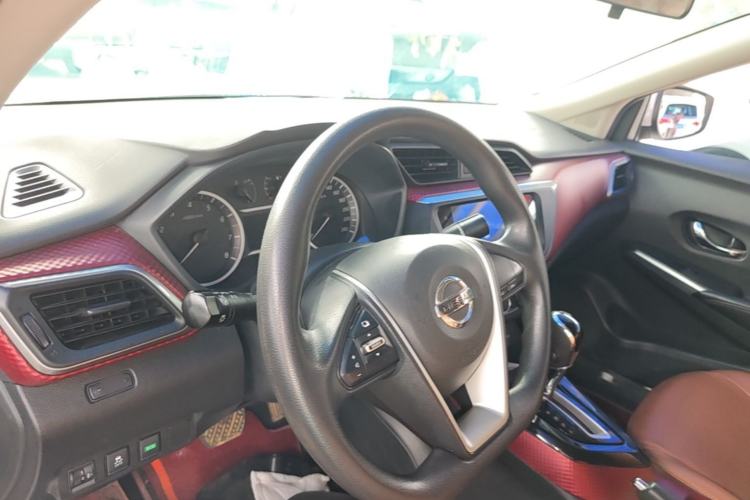 Used Nissan Lannia 2019 1.6L CVT Smart Connect Smart Cool Version China VI Standard Center Console