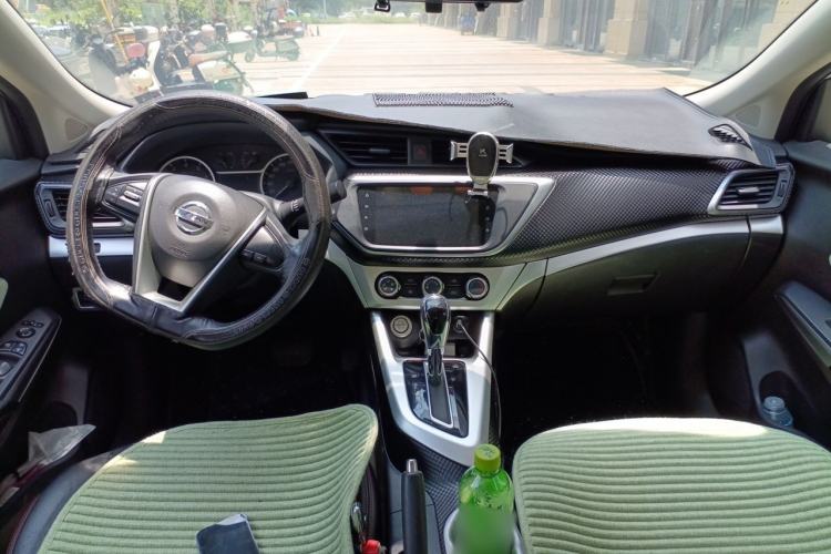 Used Nissan Lannia 2019 1.6L CVT Smart Connect Smart Cool Version China VI Standard Center Console