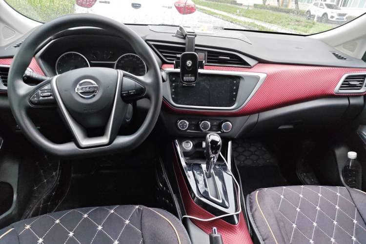 Used Nissan Lannia 2019 1.6L CVT Smart Connect Smart Cool Version China VI Standard Center Console