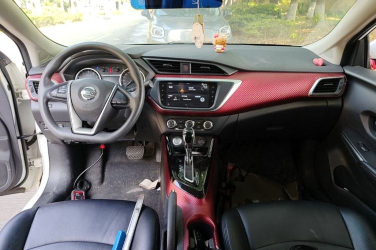 Used Nissan Lannia 2019 1.6L CVT Smart Connect Smart Cool Version China VI Standard Center Console