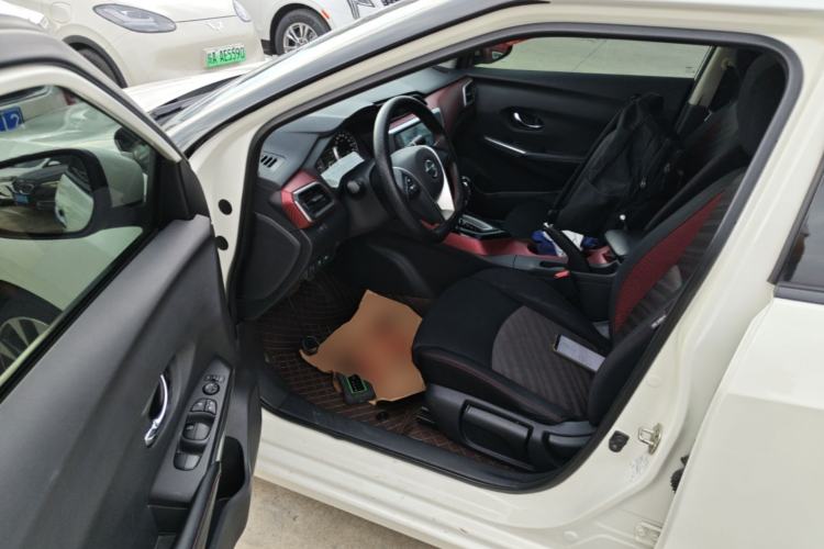 Used Nissan Lannia 2019 1.6L CVT Smart Connect Smart Cool Version China V Standard Driver Seat