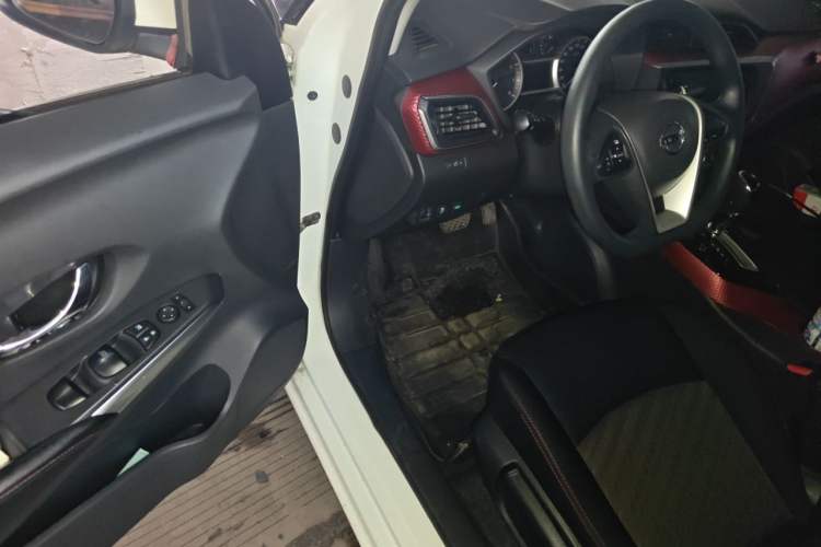 Used Nissan Lannia 2019 1.6L CVT Smart Connect Smart Cool Version China V Standard Driver Seat