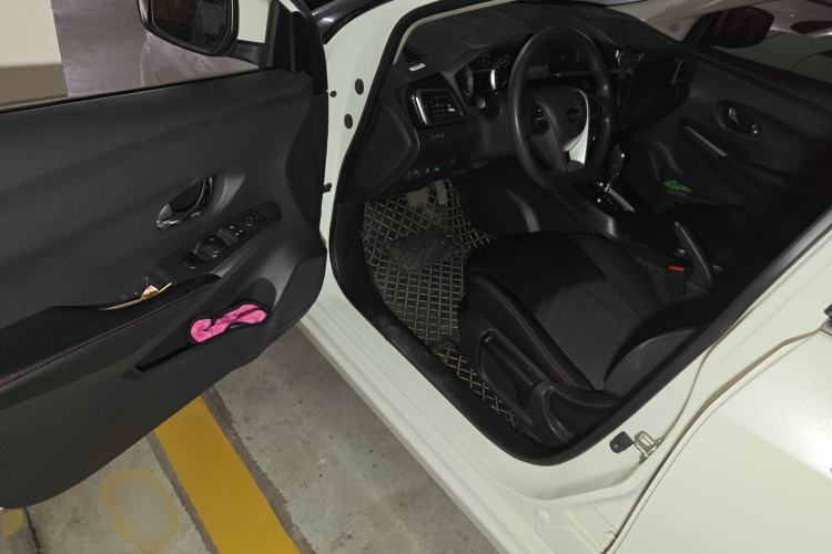 Used Nissan Lannia 2019 1.6L CVT Smart Connect Smart Cool Version China VI Standard Driver Seat