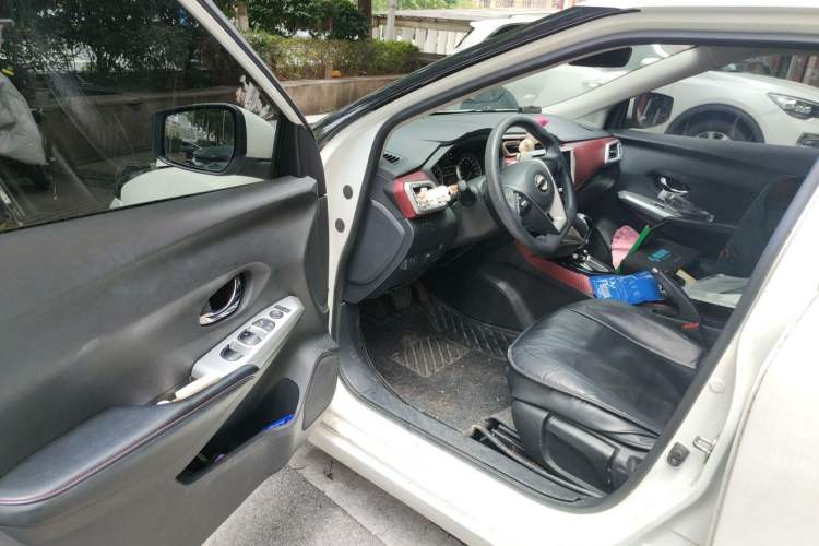 Used Nissan Lannia 2019 1.6L CVT Cool Edition China V Standard Driver Seat