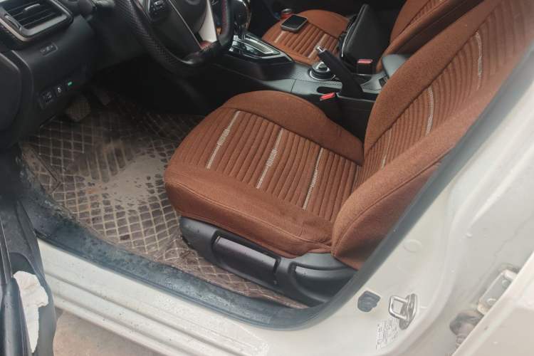 Used Nissan Lannia 2019 1.6L CVT Smart Connect Smart Cool Version China VI Standard Driver Seat