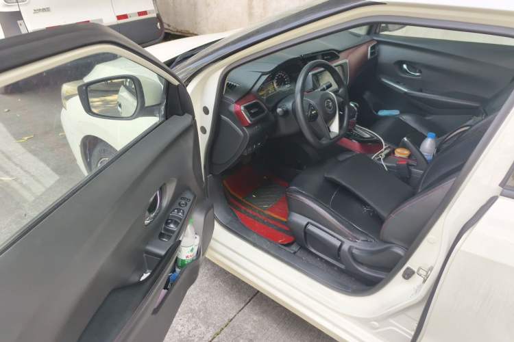 Used Nissan Lannia 2019 1.6L CVT Smart Connect Smart Cool Version China V Standard Driver Seat