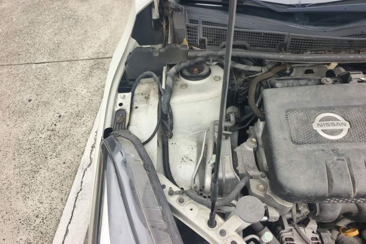 Used Nissan Lannia 2019 1.6L CVT Smart Connect Smart Cool Version China V Standard Engine Bay Right