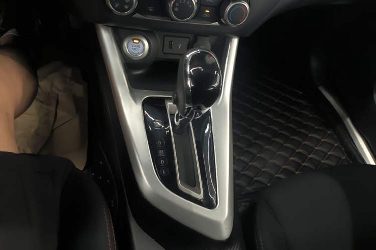 Used Nissan Lannia 2019 1.6L CVT Smart Connect Smart Cool Version China VI Standard Gear Lever